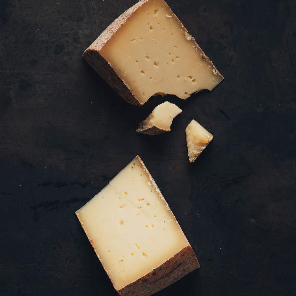 fromage_legredeschamps_morceaux_fondnoir